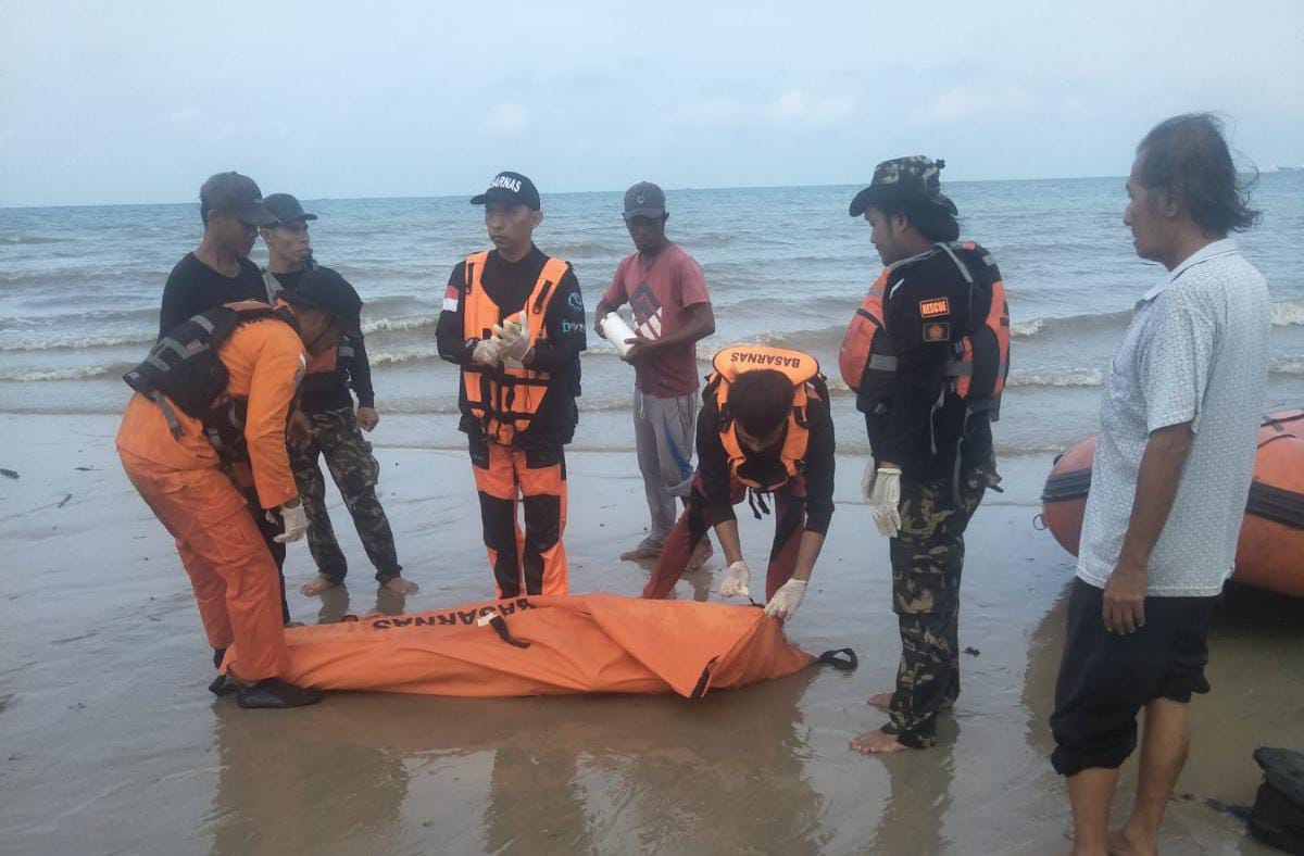 Jonathan Yang Sempat Dikabarkan Hilang Di Pantai Tanjung Kalian Sudah Ditemukan Oleh Anggota PPM Babar Dan Tim Basarnas